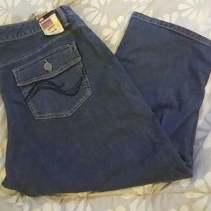 Lee Jean capris NWT